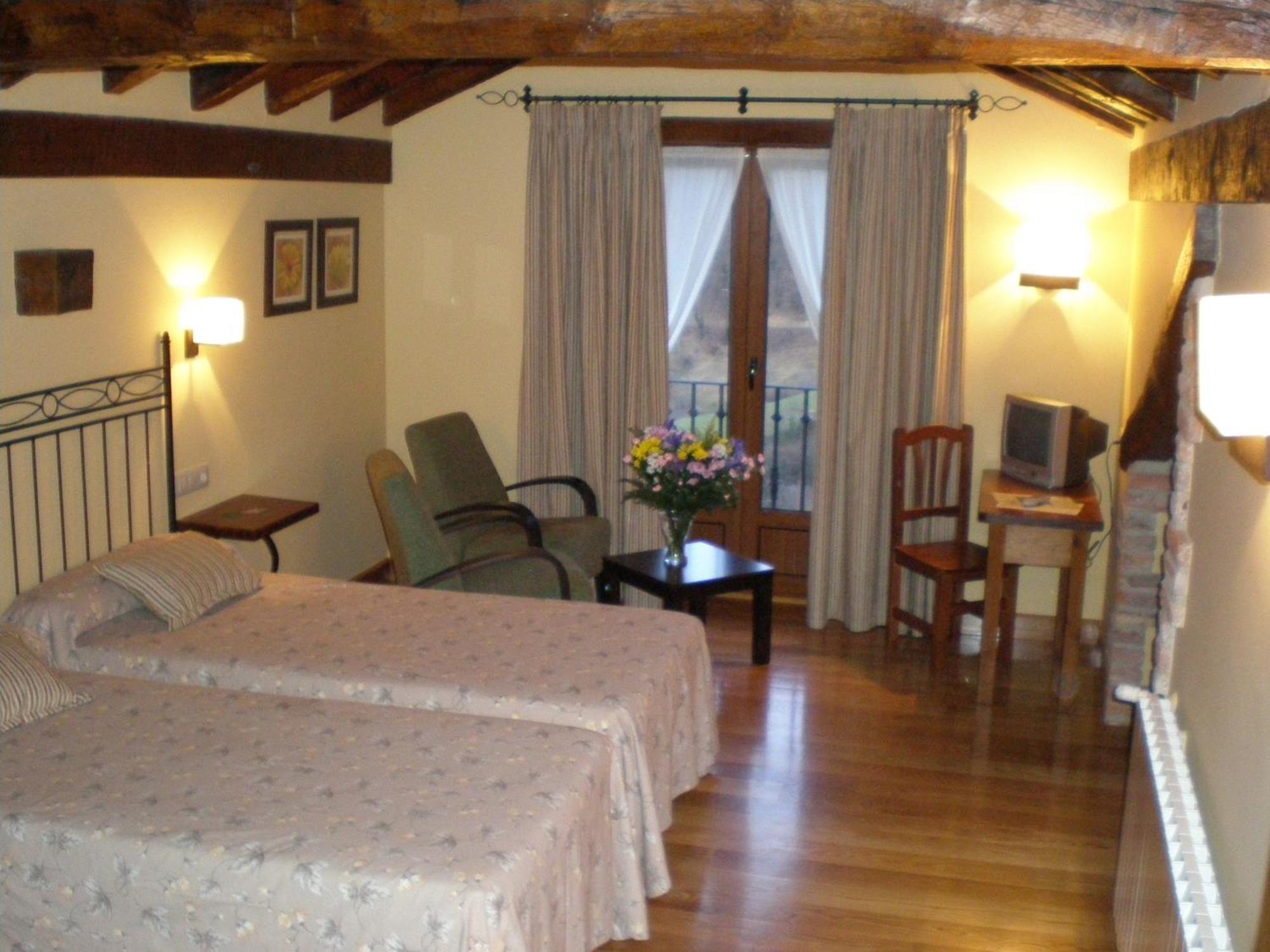 La Posada De Cucayo Добрес Экстерьер фото