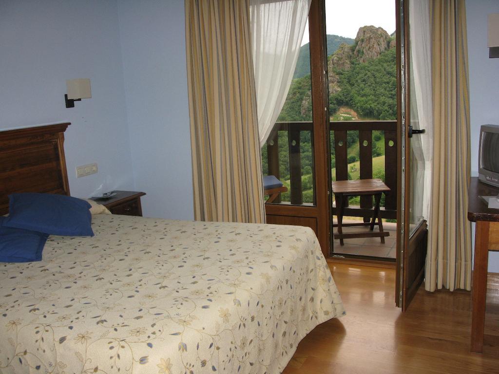 La Posada De Cucayo Добрес Номер фото